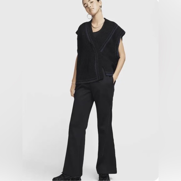 Nike Women's Sportwear Collection Mid-Rise Zip Flared Pants -Black large - Picture 2 of 6